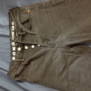 Song bell bottom style jeans